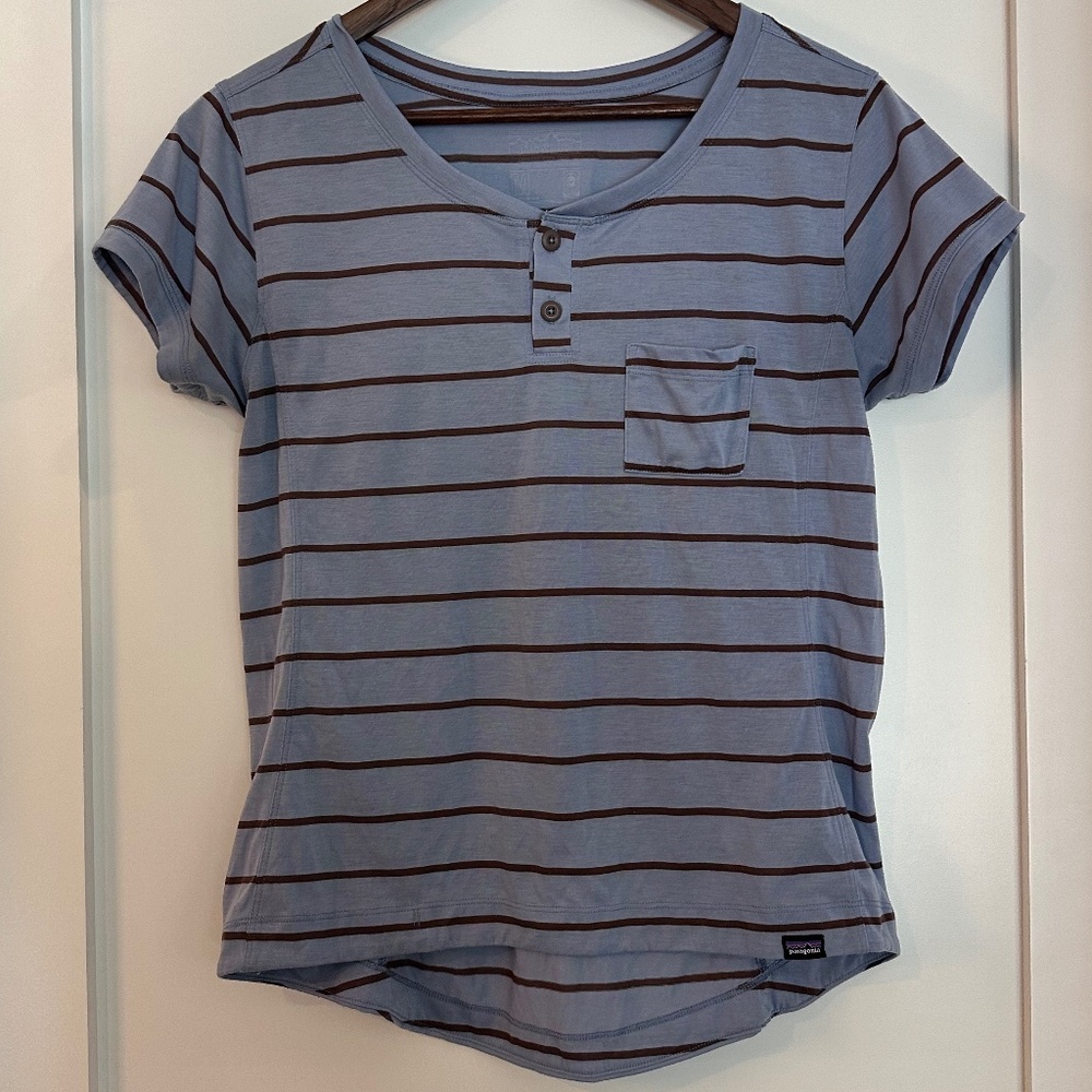 Patagonia Womens Capilene Cool Trail Bike Henley Shirt- Blue Brown Stripe Medium